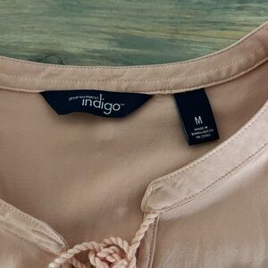 Peach color short sleeve top indigo brand size medium